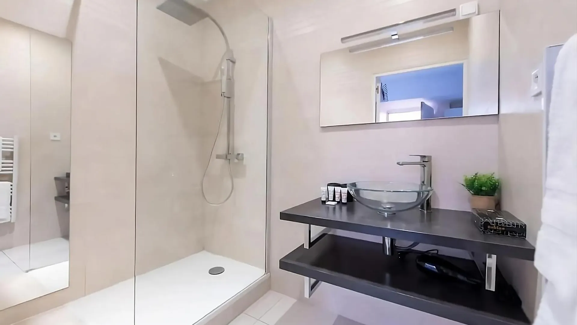 Nice 2 Rooms In The Heart Of Канны Апартаменты